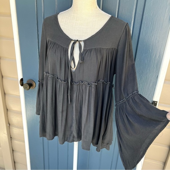 Free People Tie Front BoHo with Bell Sleeves Women Size Medium - Picture 2 of 8